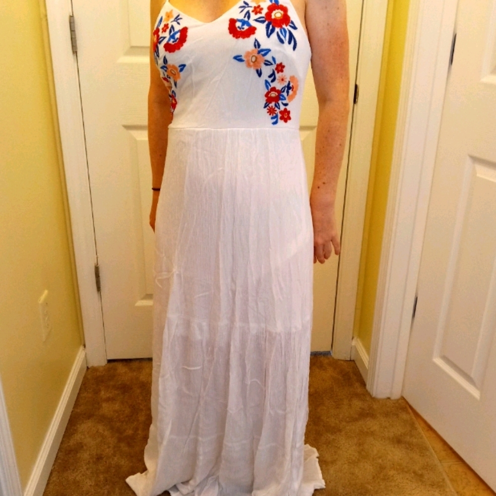 Beautiful sun dress - Picture 2 of 6